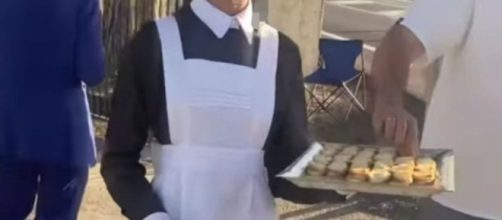 Las camareras estuvieron a cargo de los canap&eacute;s (Instagram/@gemaferrandez)