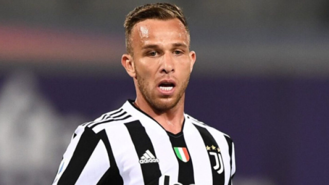 Mercato Juve: possibile offerta del Wolverampthon per Arthur.