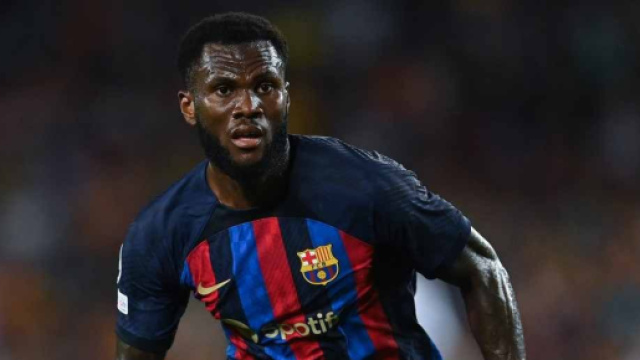 La Juventus potrebbe prendere in prestito Kessie cedendo Arthur Melo al Barcellona.