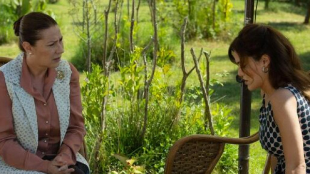 Terra amara, 19-20 luglio: Hunkar dona gioielli alla nuora e torna con Fekeli.