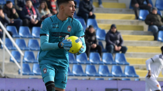Calciomercato, Crotone: Dini corteggiato dal Catania, in attacco piacerebbe Kolaj.
