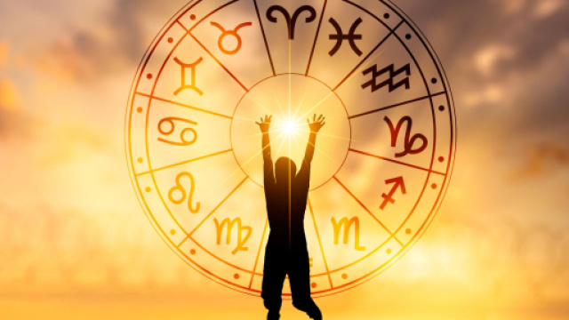 L'oroscopo e posizioni di mercoled&igrave; 19 luglio: Capricorno annoiato, Acquario originale