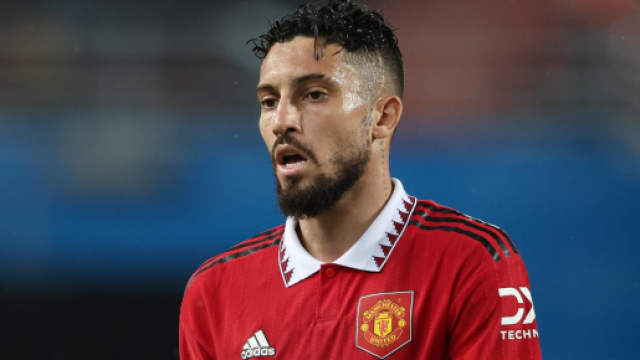 Mercato Inter, per la difesa si penserebbe al ritorno di Alex Telles.