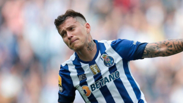 In foto Otavio, centrocampista del Porto.