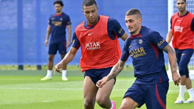 Annonc&eacute; sur le d&eacute;part, plusieurs clubs souhaiteraient r&eacute;cup&eacute;rer Verratti, dont deux clubs anglais &agrave; qui le PSG l'aurait propos&eacute;. (@PSG_Report)