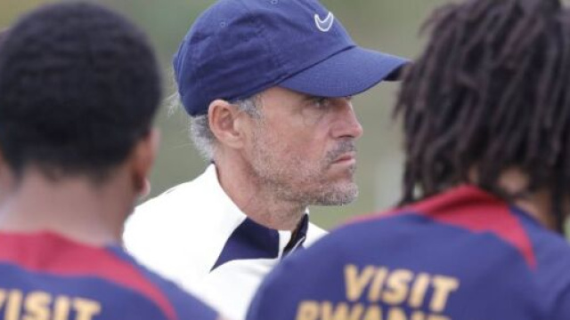 Luis Enrique nouvel entraineur du PSG. (screenshot Twitter - @psgcommunity_)