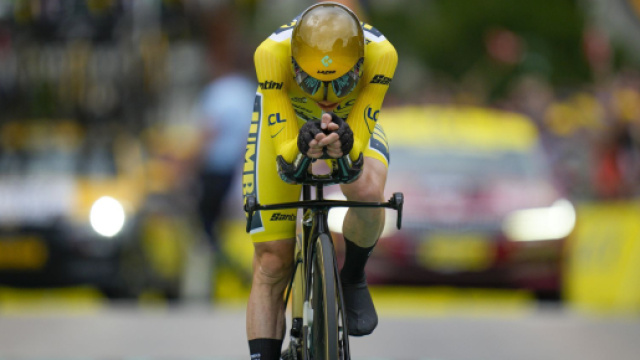 Tour de France, Dumoulin esalta Vingegaard: 'La miglior cronometro di sempre'.