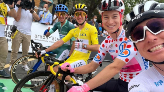 Ciclismo, Tadej Pogačar al via della seconda tappa del Tour de France.