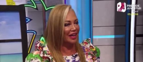 La madre de Andrea Janeiro mantuvo una discusi&oacute;n con Kiko Matamoros por el tema de su amistad con Rosal&iacute;a (Captura de pantalla de Univisi&oacute;n)