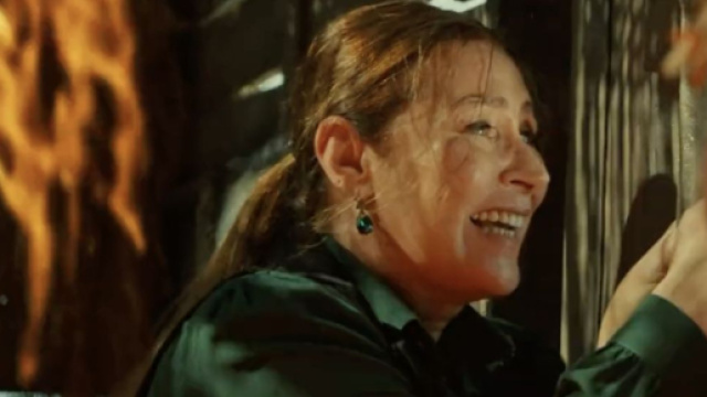 Terra amara, episodio 23 luglio: Hunkar viene circondata dalle fiamme.