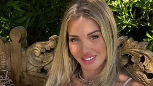 Jessica Thivenin : cette belle surprise organis&eacute;e pour l'aniversaire de son p&egrave;re ...@ - voici.fr