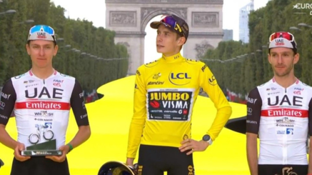 Ciclismo, il podio del Tour de France.