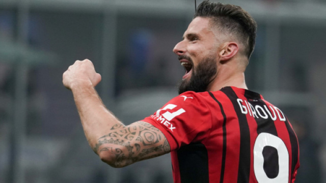 In foto Giroud, attaccante del Milan.