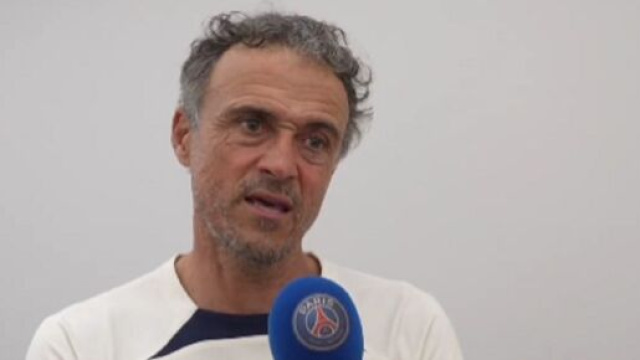 Luis Enrique au micro de PSG TV (capture Twitter @PSG_inside)