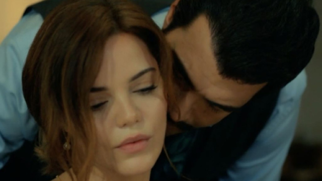 Terra amara, puntata 27 luglio: Zuleyha chiede il divorzio a Demir.