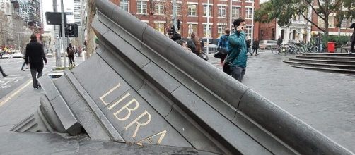 Petrus Spronk's 'The Architectural Fragment', in Melbourne, Australia (Image source: Michael Coghlan/Wikipedia Commons)