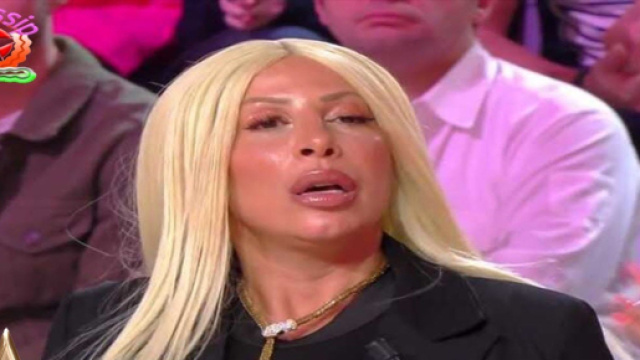 Afida Turner sur le plateau de TPMP People, &eacute;mission pr&eacute;sent&eacute;e par Matthieu Delormeau. Source : capture d&rsquo;&eacute;cran C8.