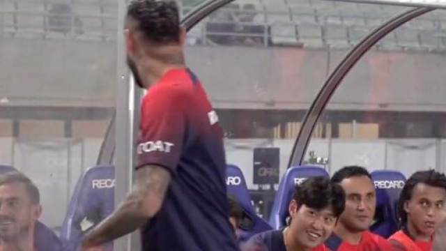 Ethan Mbapp&eacute; avec le groupe du PSG. (screenshot Twitter - @LeeKangIn_219)