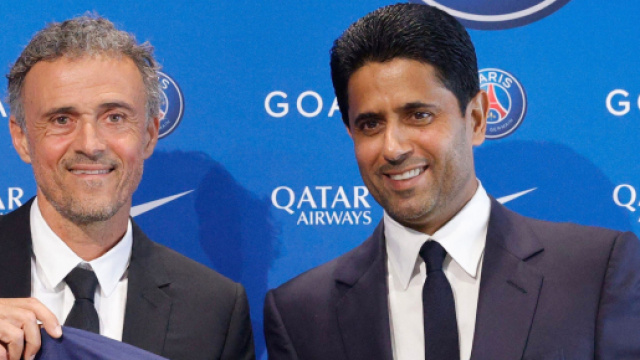 Luis Enrique et Nasser Al-Khela&iuml;fi au PSG (capture Twitter @psgcommunity_)