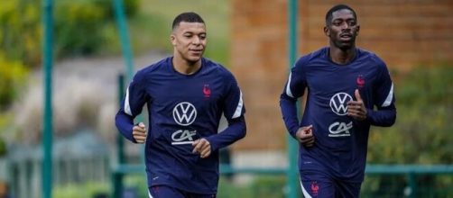 Mbapp&eacute; e Demb&eacute;l&eacute; em treinamento na Fran&ccedil;a (Reprodu&ccedil;&atilde;o/Instagram/@o.dembele7)