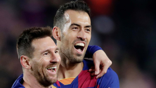Lionel Messi et Sergio Busquets sous les couleurs du FC Barcelone (capture Twitter @Loguito6)