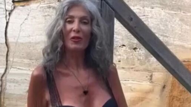 Uomini e donne, Isabella si mostra in costume (VIDEO)