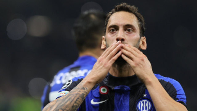 Mercato Inter: Hakan Calhanoglu nel mirino del Tottenham.