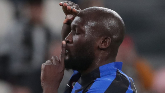 Lukaku a un tifoso dell'Inter: 'Non dir&ograve; mai forza Juve e non credo l'affare si far&agrave;'