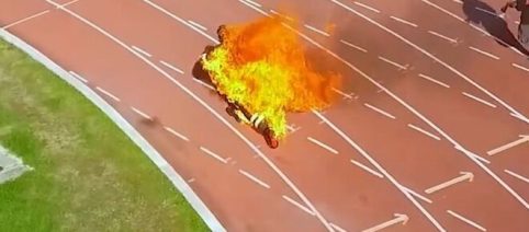 Record insolite du 100m en feu : les internautes réagissent, Michael Jonhson aussi (vidéo)