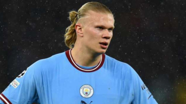 Erling Haaland sort d'une saison XXL avec Manchester City. (screenshot Twitter - @AdriRM33)