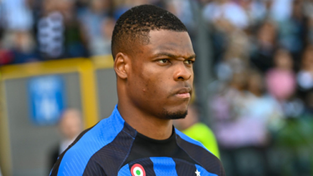 In foto Dumfries, terzino dell'Inter.