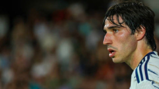 Sandro Tonali signe &agrave; Newcastle United (Screenshoot Twitter @MilanPosts)