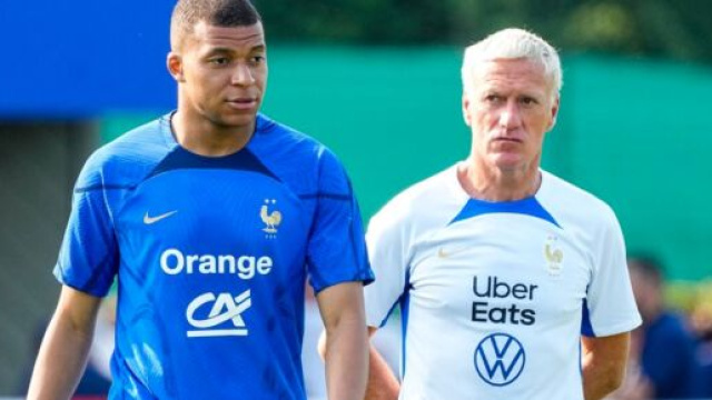 Deschamps compte beaucoup sur Mbapp&eacute;. (screenshot Twitter - @le10sport)
