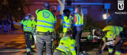 Los facultativos del Samur-Protecci&oacute;n Civil trasladaron a la mujer al Hospital Gregorio Mara&ntilde;&oacute;n (Twitter/EmergenciasMad)