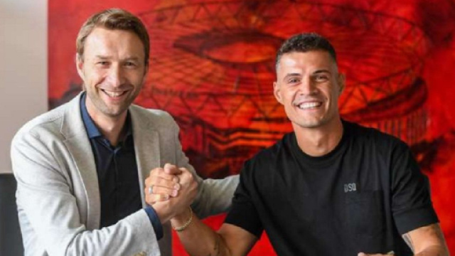 Granit Xhaka a sign&eacute; un contrat de 5 ans avec le Bayer Leverkusen (Screenshoot Twitter @FabrizioRomano)