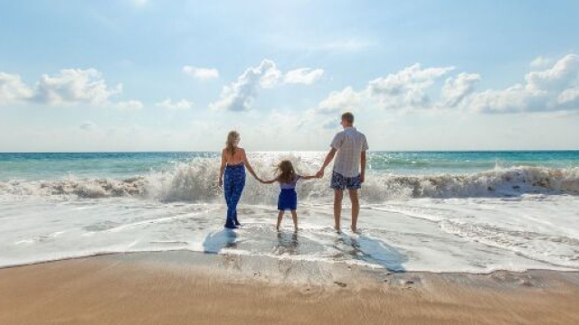 L'oroscopo settimanale dal 10 al 16 luglio, famiglia: Acquario premuroso con i figli