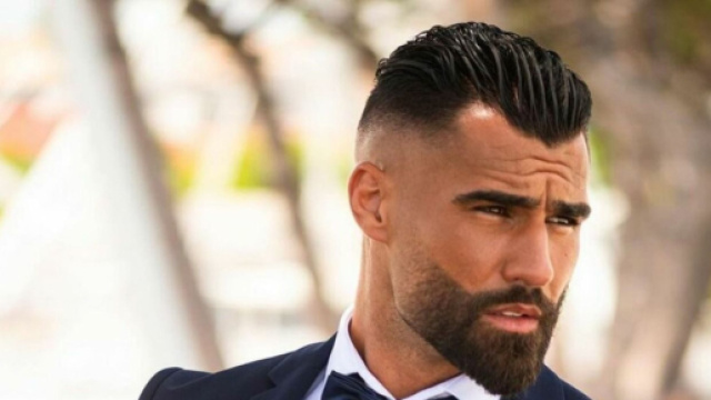 Jonathan Matijas r&eacute;pond aux internautes qui ont critiqu&eacute; sa ch&eacute;rie (Screenshoot Twitter @GossipRoomOff)