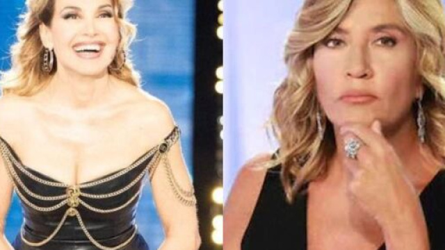 Barbara d'Urso fuori dai programmi Mediaset, i fan esplodono: 'Pier Silvio sei un grande'.