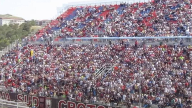 Crotone, campagna abbonamenti dopo il 15 agosto: prezzi popolari e abbordabili.
