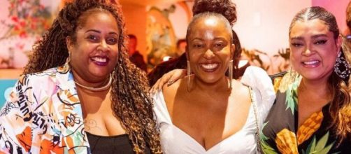 Jornalista Tia M&aacute; posa ao lado de Preta Gil (Reprodu&ccedil;&atilde;o/Instagram/@pretagil)