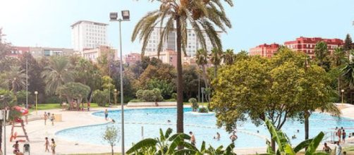 Piscina municipal Benicalap donde presuntamente le fue negada la entrada a una mujer por llevar velo (Aquaval)