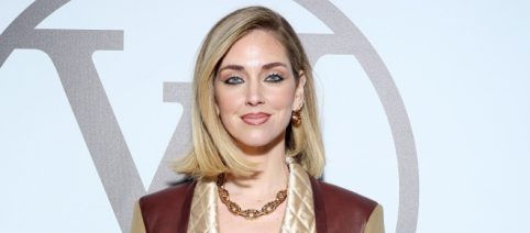 Tendenze moda e outfit, autunno 2023: stivali Texani di Chiara Ferragni e la gonna lunga