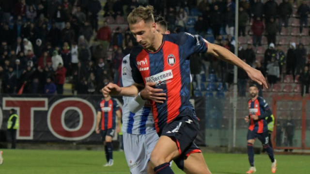 Crotone, Cerniogi ceduto al Rimini