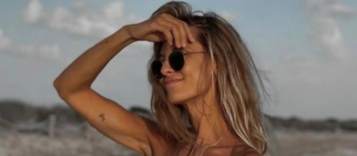 La influencer es experta en relaciones p&uacute;blicas (Instagram/@carlacotterli)