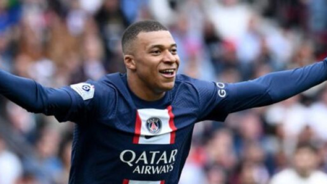 Mbapp&eacute; devrait rester au PSG cet &eacute;t&eacute;. (screenshot Twitter - @ActuFoot_)