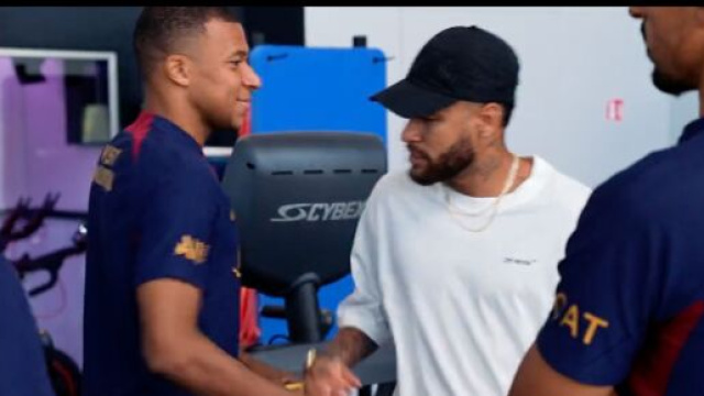 Neymar et Mbapp&eacute; ne sont plus co&eacute;quipiers au PSG. (screenshot Twitter - @PSG_inside)