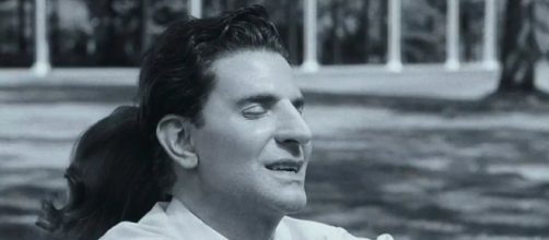 Bradley Cooper as Leonard Bernstein in 'Maestro' (Image source: Netflix)