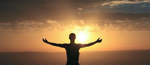 Expor-se &agrave; luz do sol &eacute; fundamental sempre (Reprodu&ccedil;&atilde;o/Pixabay)