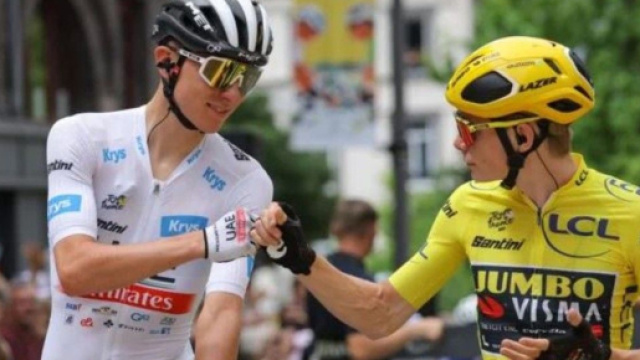 Ciclismo, Tadej Pogačar e Jonas Vingegaard al Tour de France.