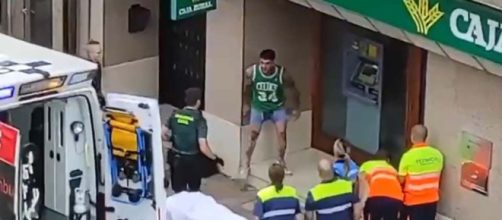 El pasado lunes el joven de 28 a&ntilde;os fue trasladado al cuartel de la Guardia Civil en Cangas de On&iacute;s (Twitter,@wallstwolverine)